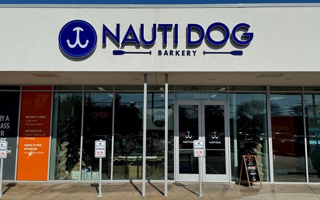 Business Signs Nauti Dog